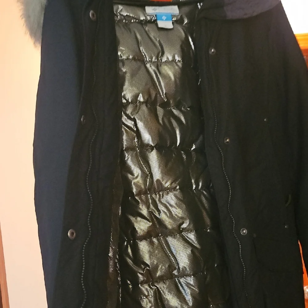 Columbia Black Parka with Fur Trim - Picture 4 of 7